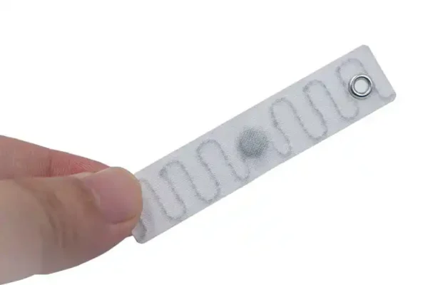 Zmywalna metka do prania UHF RFID z metalowym otworem