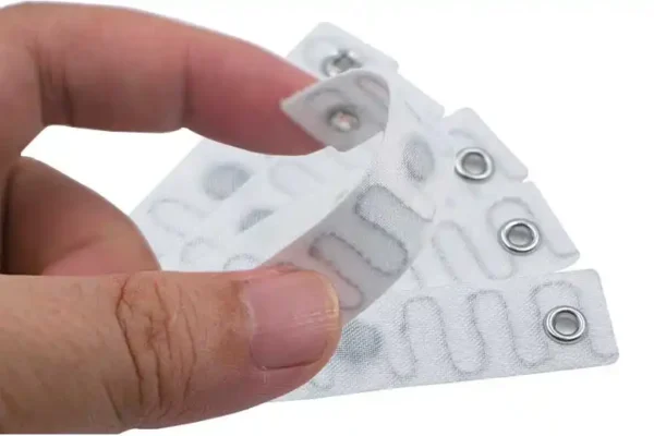 Zmywalna metka do prania UHF RFID z metalowym otworem