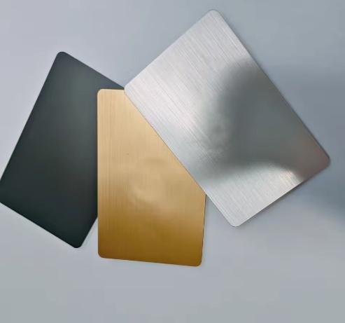 Wizytówki NFC ze stali nierdzewnej z czarnym metalem