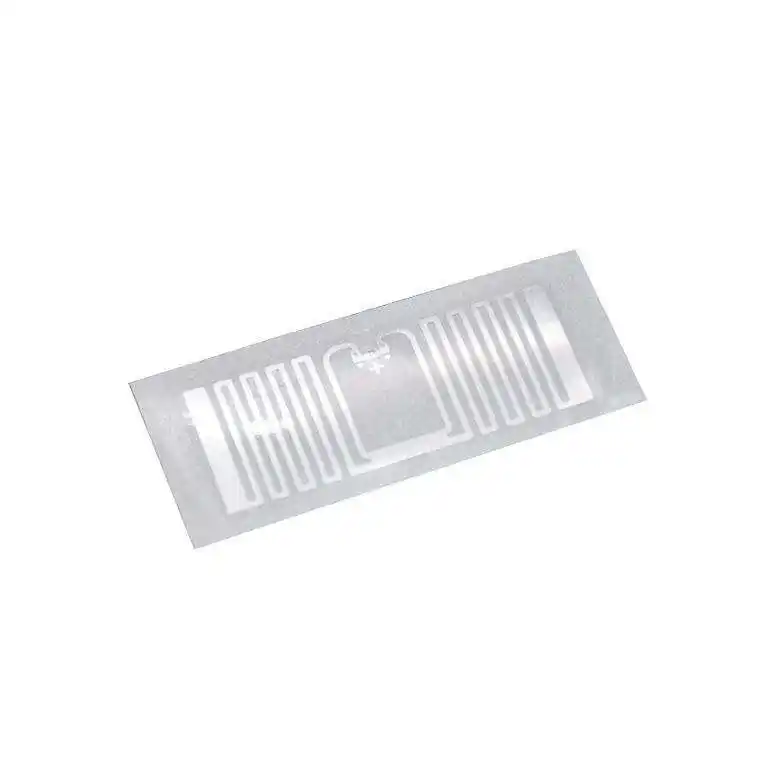 Etykiety samoprzylepne RFID w handlu odzieżowym, liczenie zapasów i zapobieganie stratom